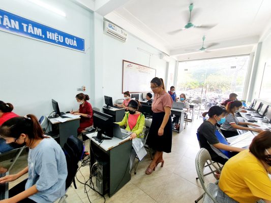 Học tin học văn phòng cấp tốc tại Thanh Hóa  Trung tâm đào tạo tin học văn phòng tốt nhất tại Thanh Hóa -Trung tâm ATC hướng dẫn cách: In 1 vùng tuỳ chọn trong excel.  Khi bạn không muốn in toàn bộ bảng Excel mà  chỉ muốn in 1 phần thông tin trong bảng tính (hay còn gọi là in khu vực) thì chúng ta sẽ thực hiện như sau (Đây là mình đang thực hiện trên Excel 2010, các phiên bản khác thì các bạn cũng làm tương tự nhé):