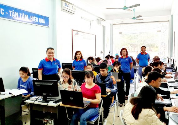 Noi day ke toan tai Thanh Hoa Sáng nay,Trung tâm ATC có buổi học lý thuyết về nguyên lý kế toán do đích thân “sếp lớn” đứng lớp.