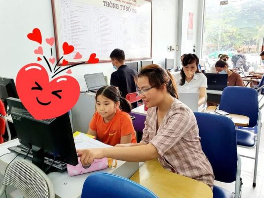 Học tin học văn phòng ở Thanh Hóa Hôm qua, đưa con gái đi học tin học trẻ em tại trung tâm đào tạo tin học ATC trên đại lộ Lê Lợi .Lúc về 