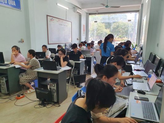 Học tin học văn phòng tại Thanh Hóa Pin máy tính của bạn bị gạch chéo đỏ, nếu bạn chưa biết cách sửa mời bạn tham khảo bài viết dưới đây nhé!