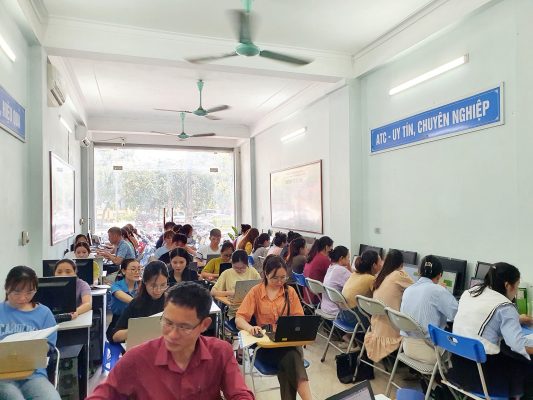 Học tin học ở thanh hóa Cả trăm học viên tặng quà TRI ÂN ATC khi tốt nghiệp, Thế Anh, học viên ATC - Là sinh viên đại học Hồng Đức, tặng 