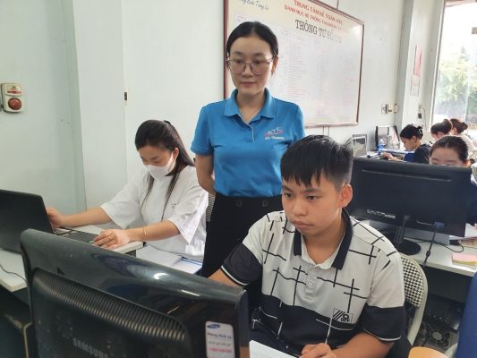 Học tin học văn phòng tại Thanh Hóa "Hãy nhớ rằng, bạn đang đầu tư vào bản thân mình khi học tập."Học tập là một hành trình dài và xuyên s