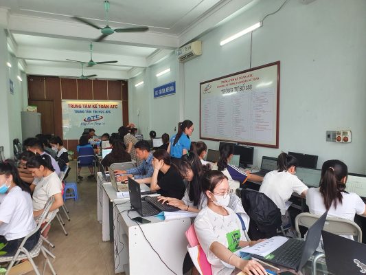 Hoc tin hoc o thanh hoa "Không quan trọng là nhanh hay chậm, quan trọng là bạn vẫn tiến lên mỗi ngày" Câu nói này là lời nhắc nhở sâu sắc