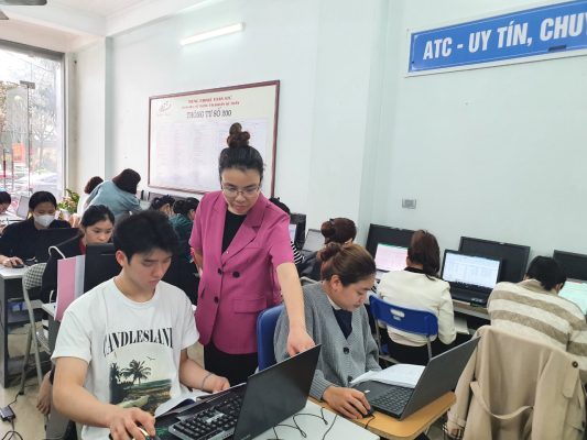 Học tin học văn phòng tại Thanh Hóa Trong thời đại công nghệ số hiện nay, việc học tin học văn phòng trở nên vô cùng cần thiết và quan