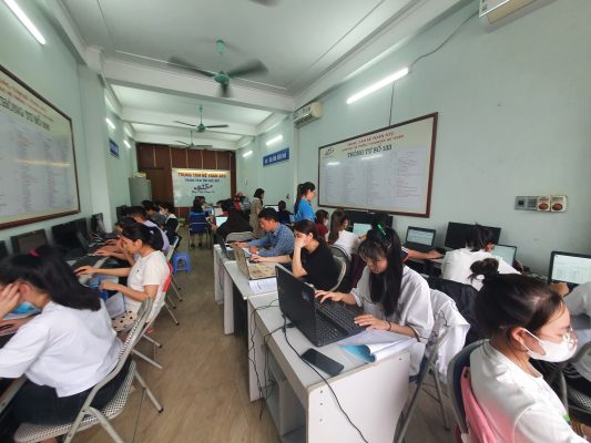 Học tin học cấp tốc ở thanh hóa "Sự sáng tạo bắt đầu từ sự học tập, và sự học tập không bao giờ có hồi kết"Là câu nói chứa đựng một chân