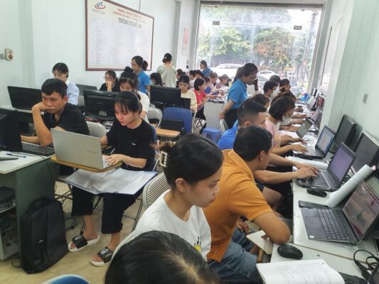 Học tin học cấp tốc tại thanh hóa Thanh scroll giúp người dùng dễ dàng làm việc, vậy cách để hiển thị thanh scroll trong excel như thế nào?